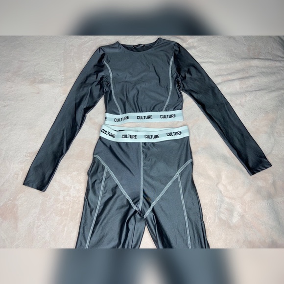 Crop Top Active Set - Picture 8 of 17